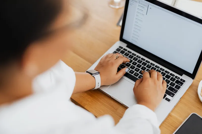 Ship Your Updates Like Features: The Founder's Guide to Investor UX